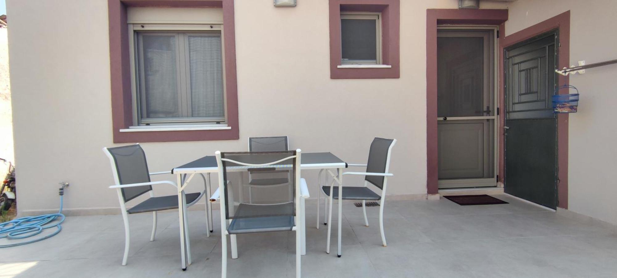 Apartment Hara House